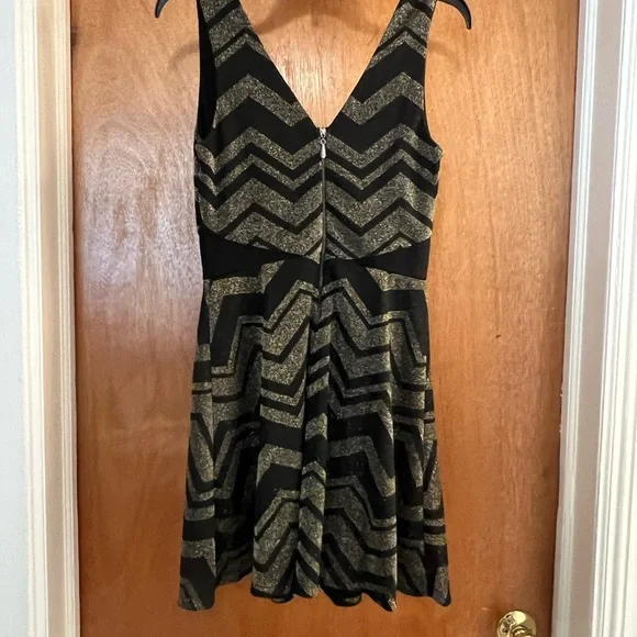 BeBop Women’s Black and Metallic Gold Zigzag Print Fit & Flare Sleeveless Dress - Picture 2 of 6